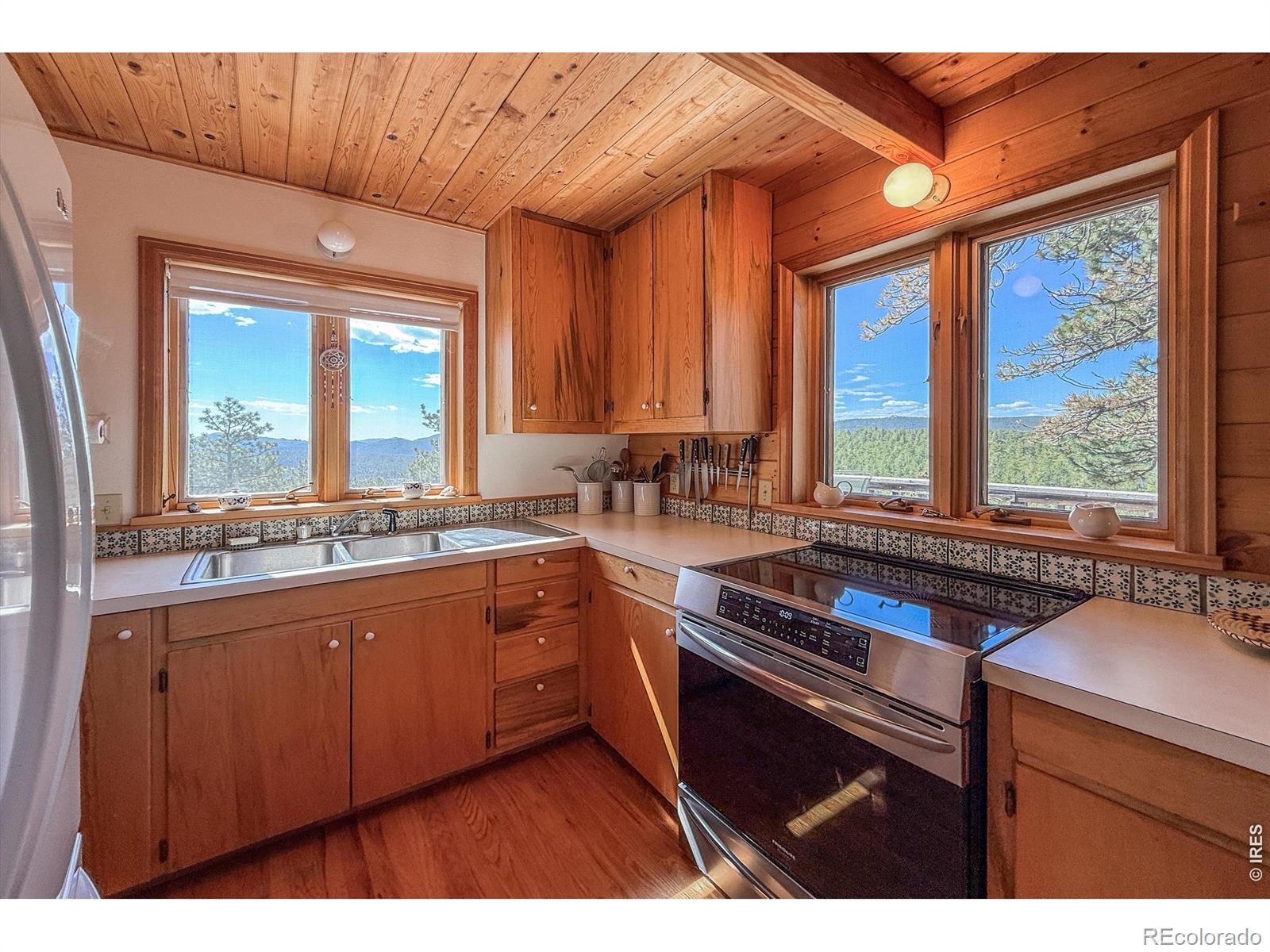 18673 State Highway 7 Lyons CO 80540