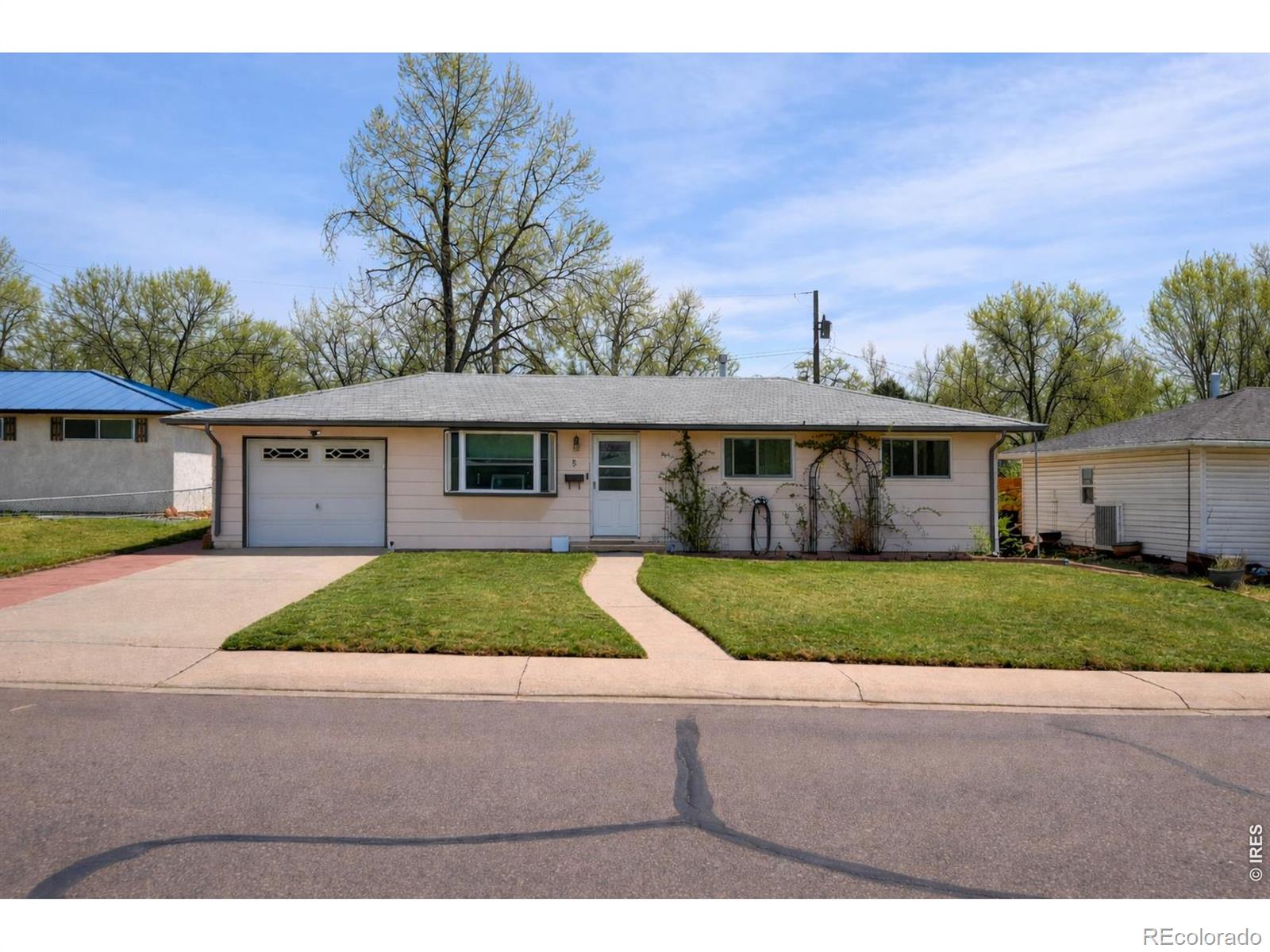8 Elizabeth Court Longmont CO 80501