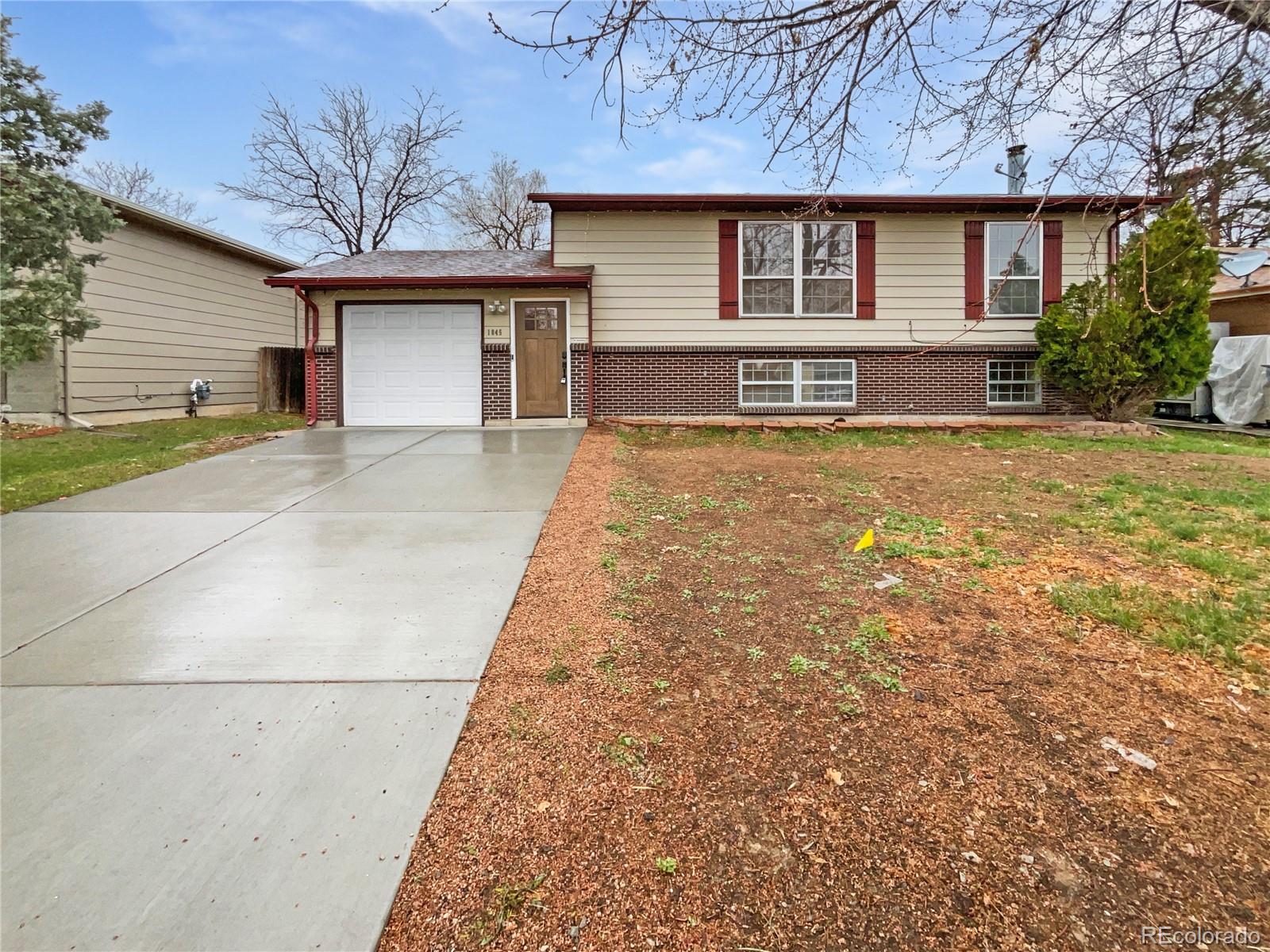 1045 Mobile Street Aurora CO 80011