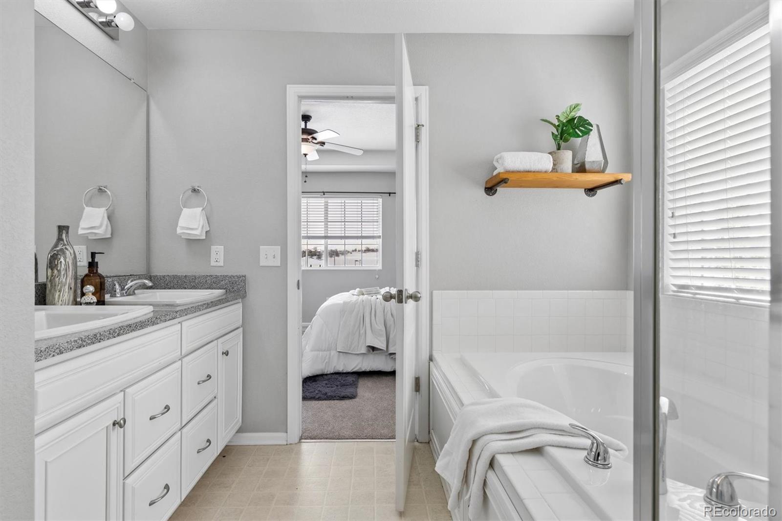 7460 S Old Hammer Way Aurora CO 80016