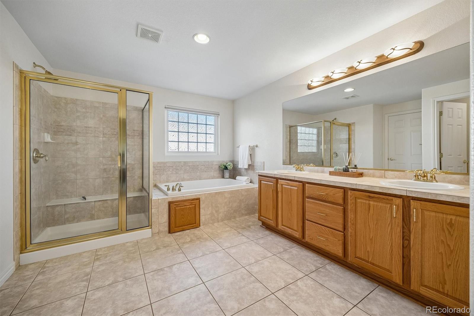 6578 S Rifle Way Aurora CO 80016