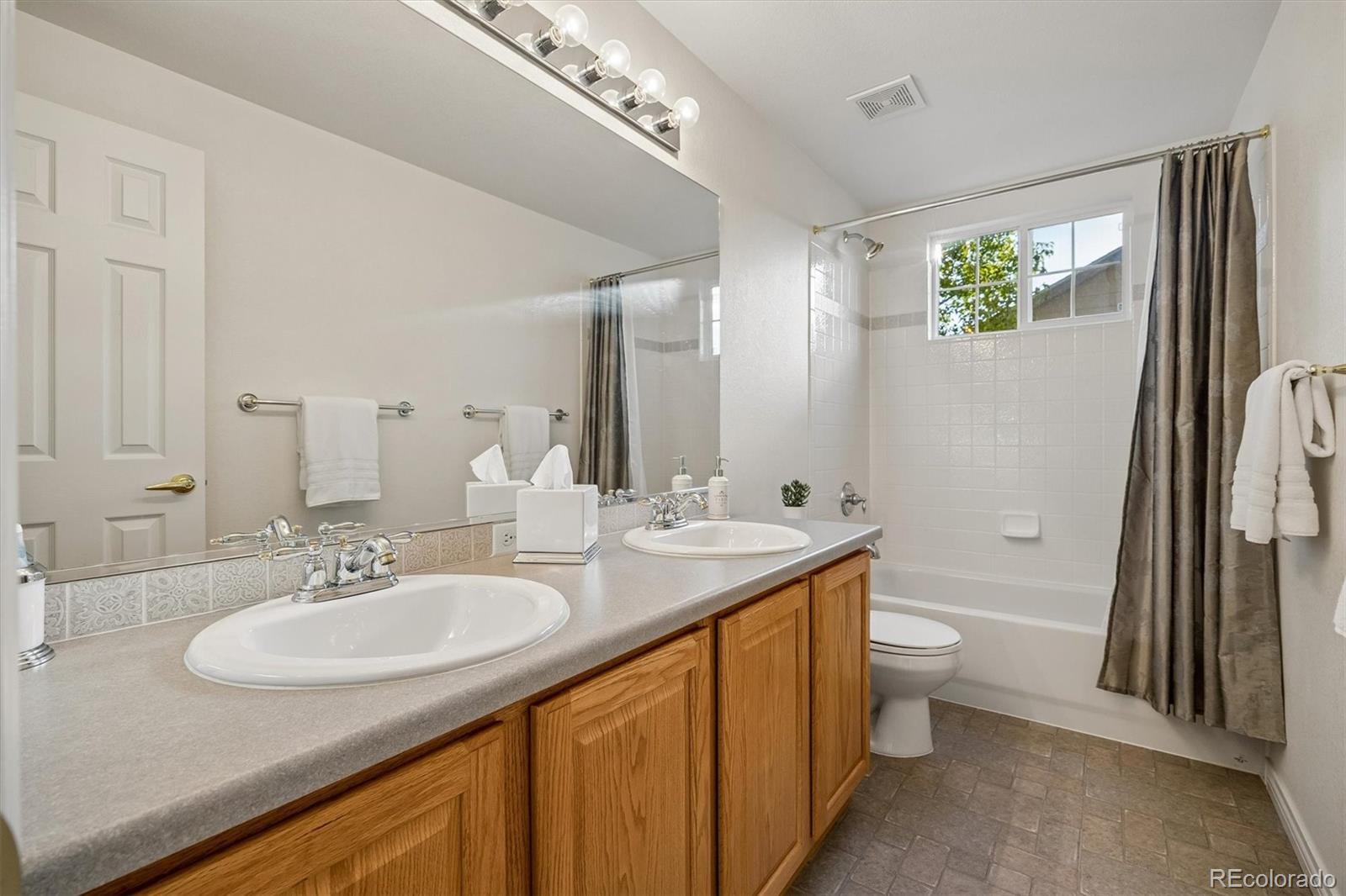 6578 S Rifle Way Aurora CO 80016