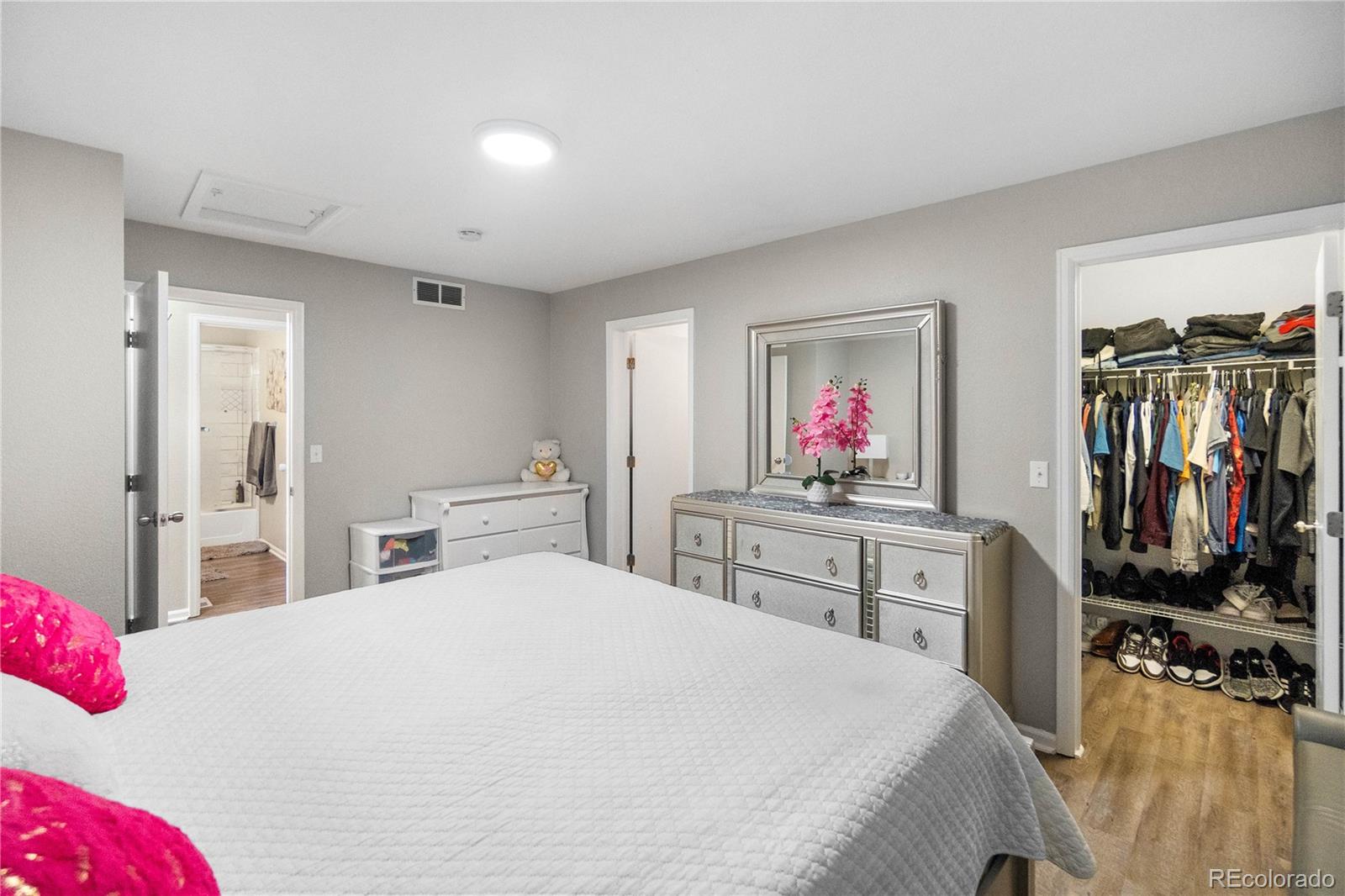 5562 Flanders Street Denver CO 80249