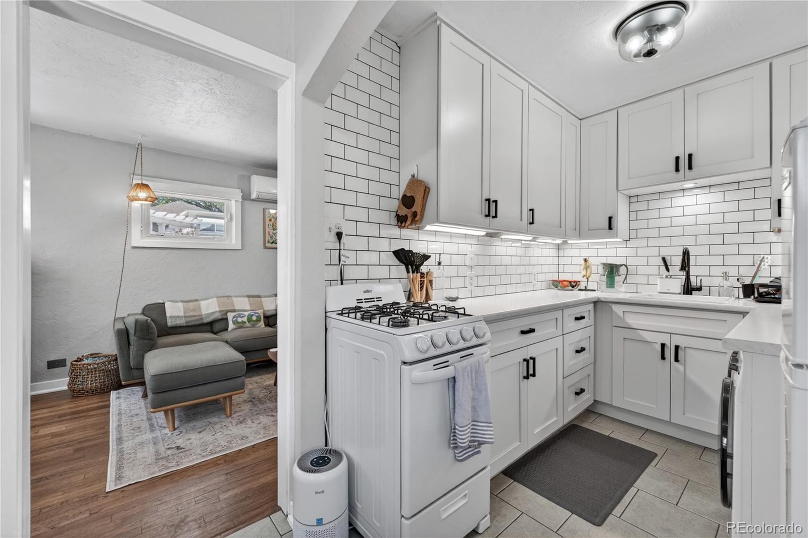 4185 Grove Street Denver CO 80211
