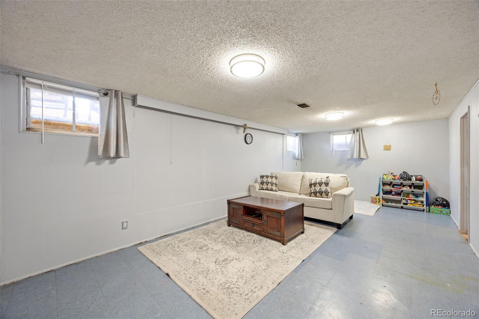 8671 Richard Road Denver CO 80229