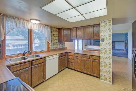 7621 Oak Street Arvada CO 80005
