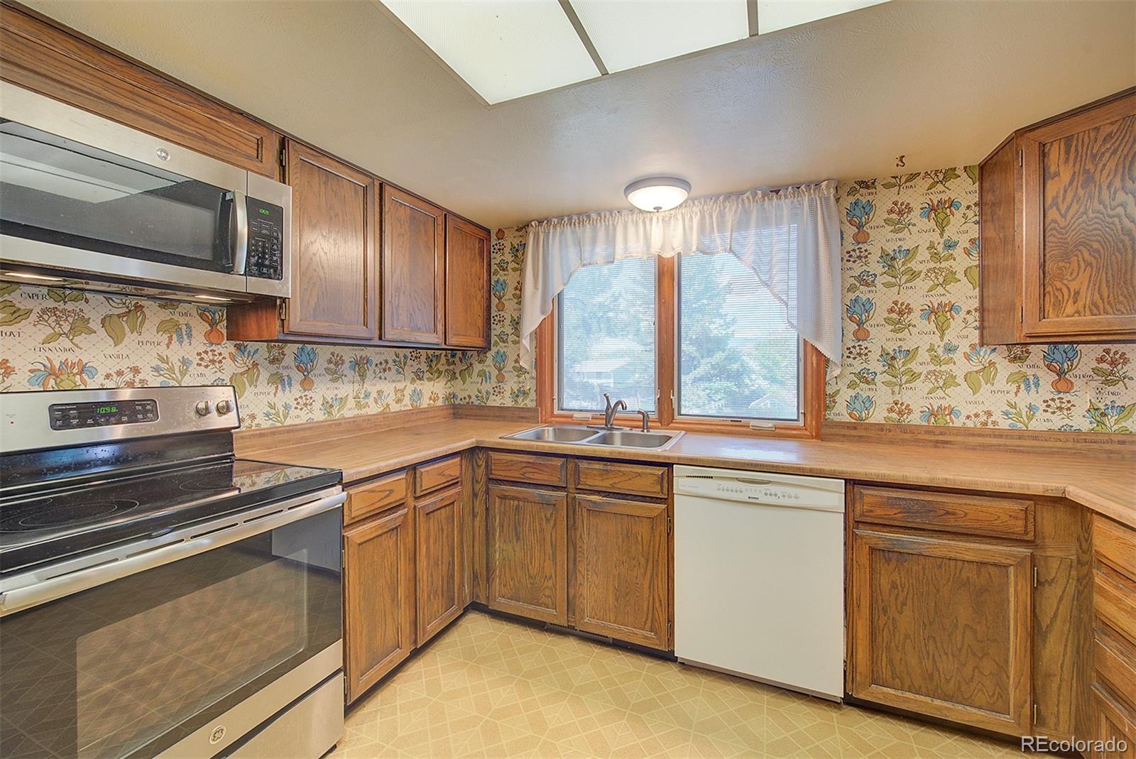 7621 Oak Street Arvada CO 80005