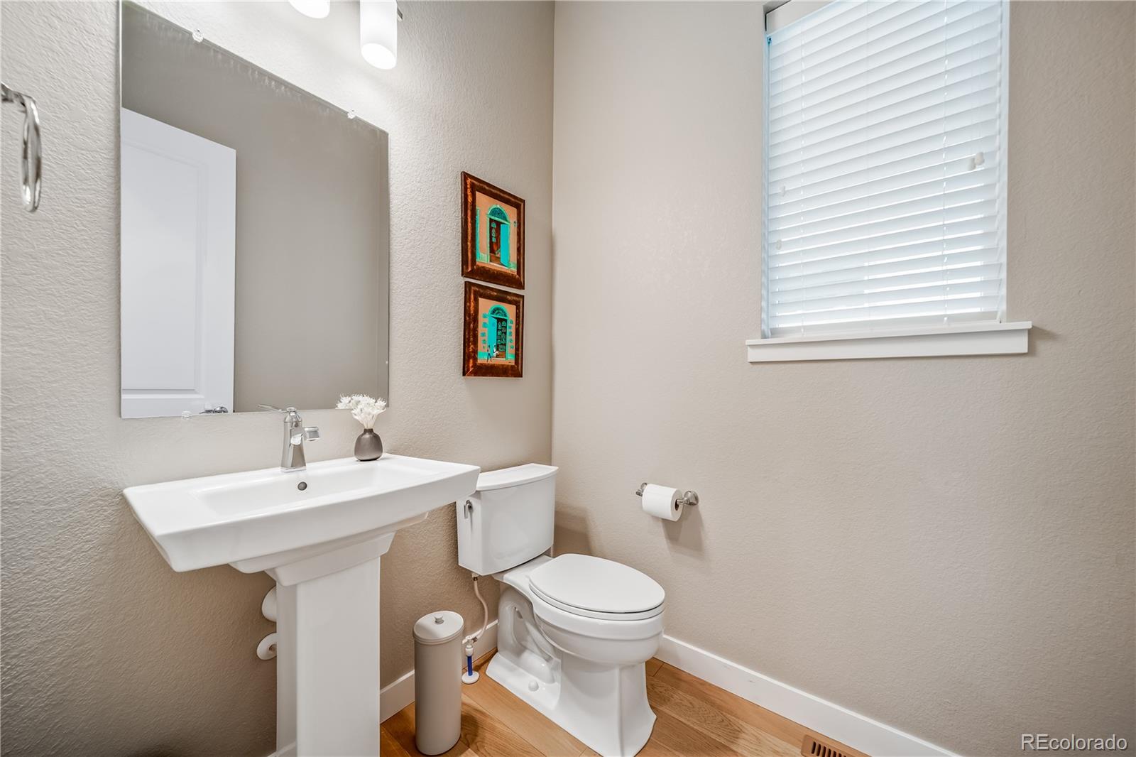 6322 N Emporia Street Denver CO 80238