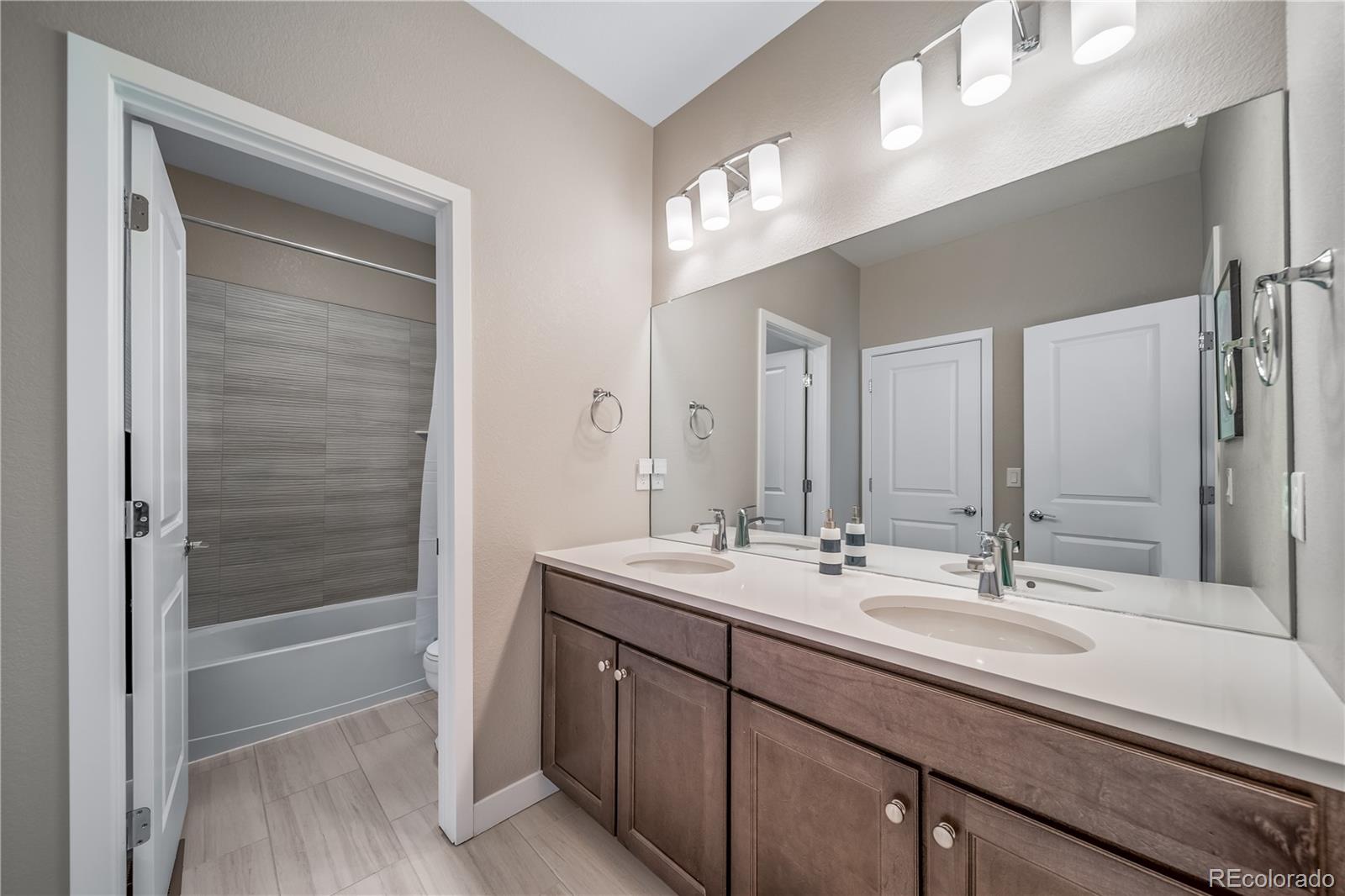 6322 N Emporia Street Denver CO 80238