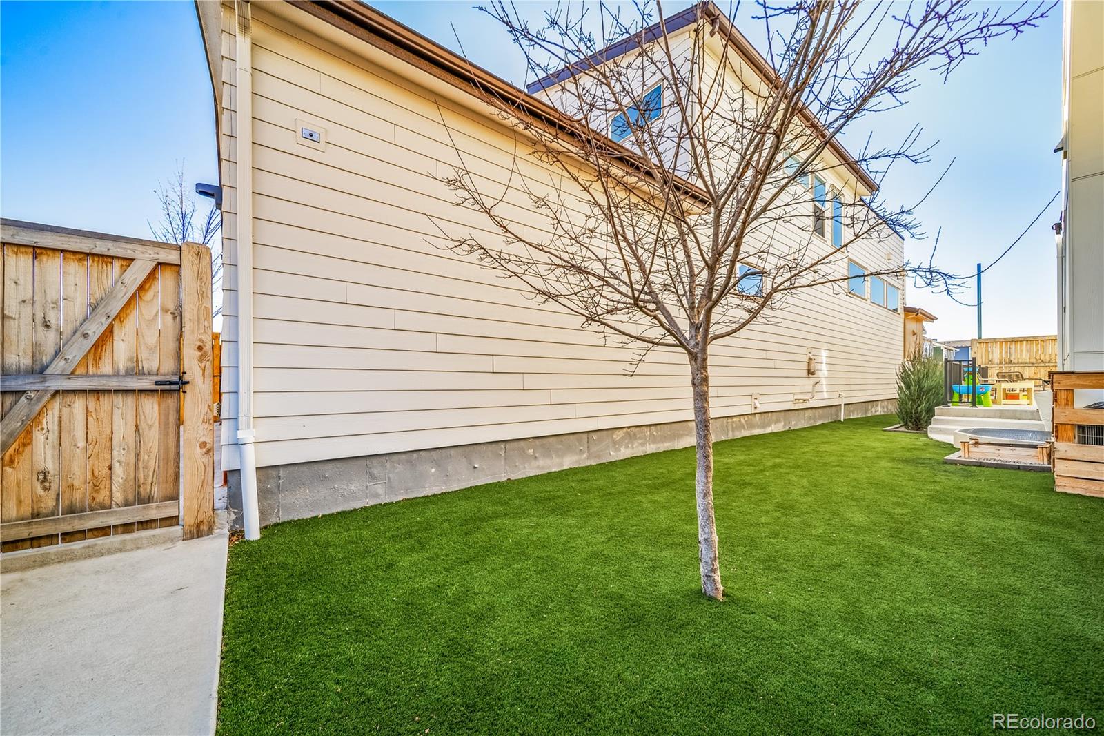 6322 N Emporia Street Denver CO 80238