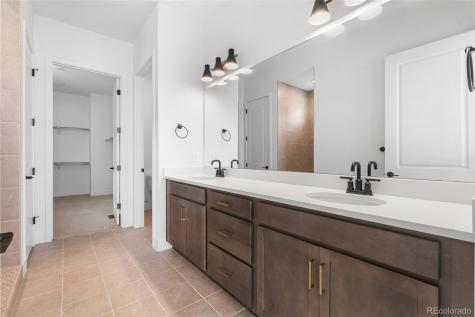 8664 S Quemoy Street Aurora CO 80016