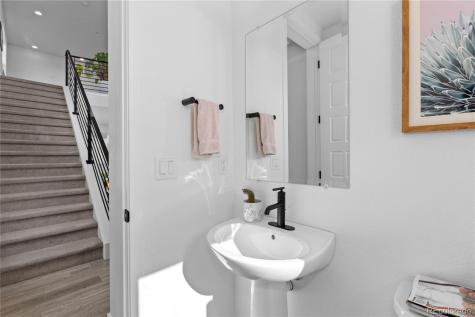 6058 N Perth Street Aurora CO 80019