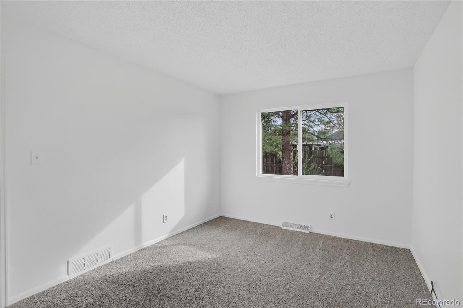 1820 Meadow Lane Longmont CO 80501