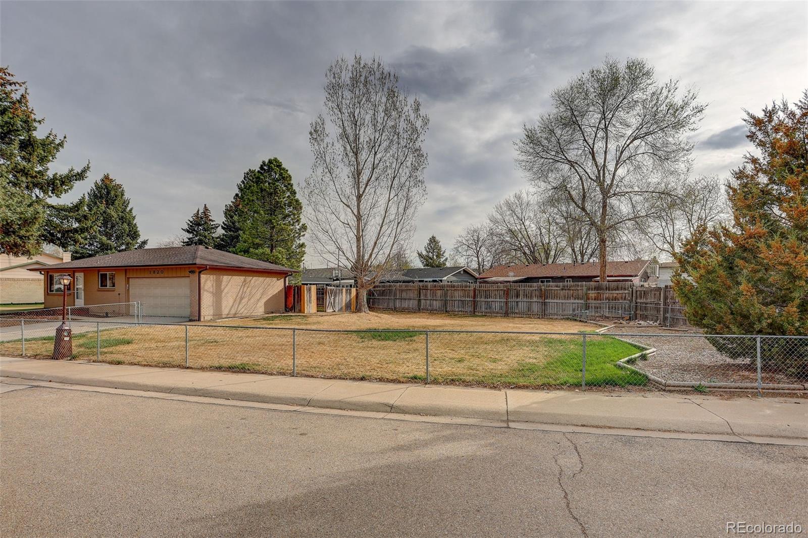 1820 Meadow Lane Longmont CO 80501