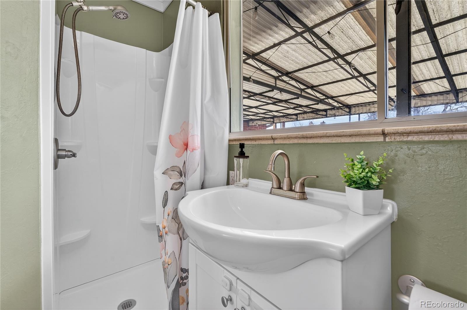 6116 S Valleyview Street Littleton CO 80120