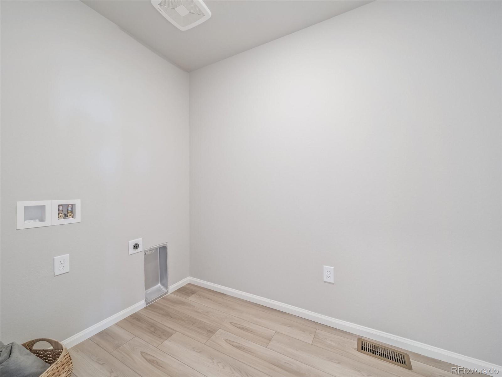 46597 Sunflower Lane Bennett CO 80102
