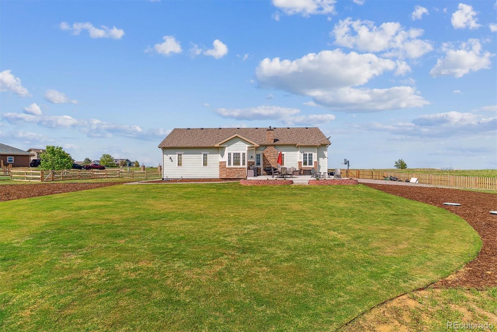 527 Antelope Drive E Bennett CO 80102