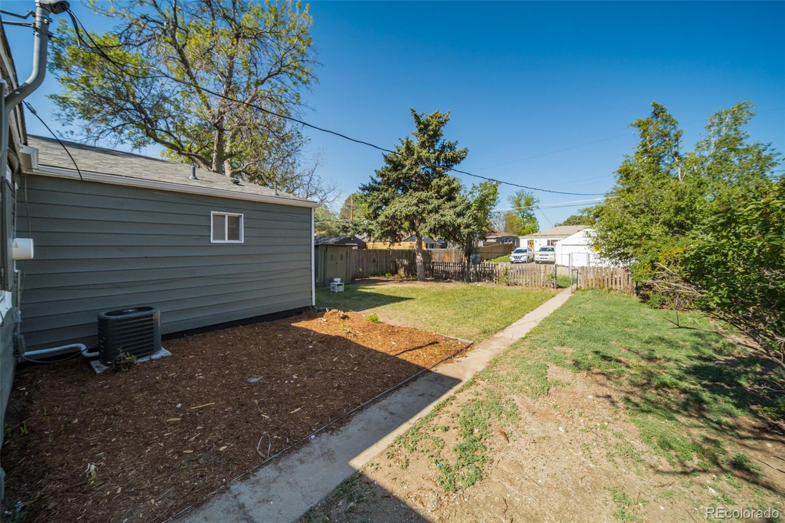 1741 Kingston Street Aurora CO 80010