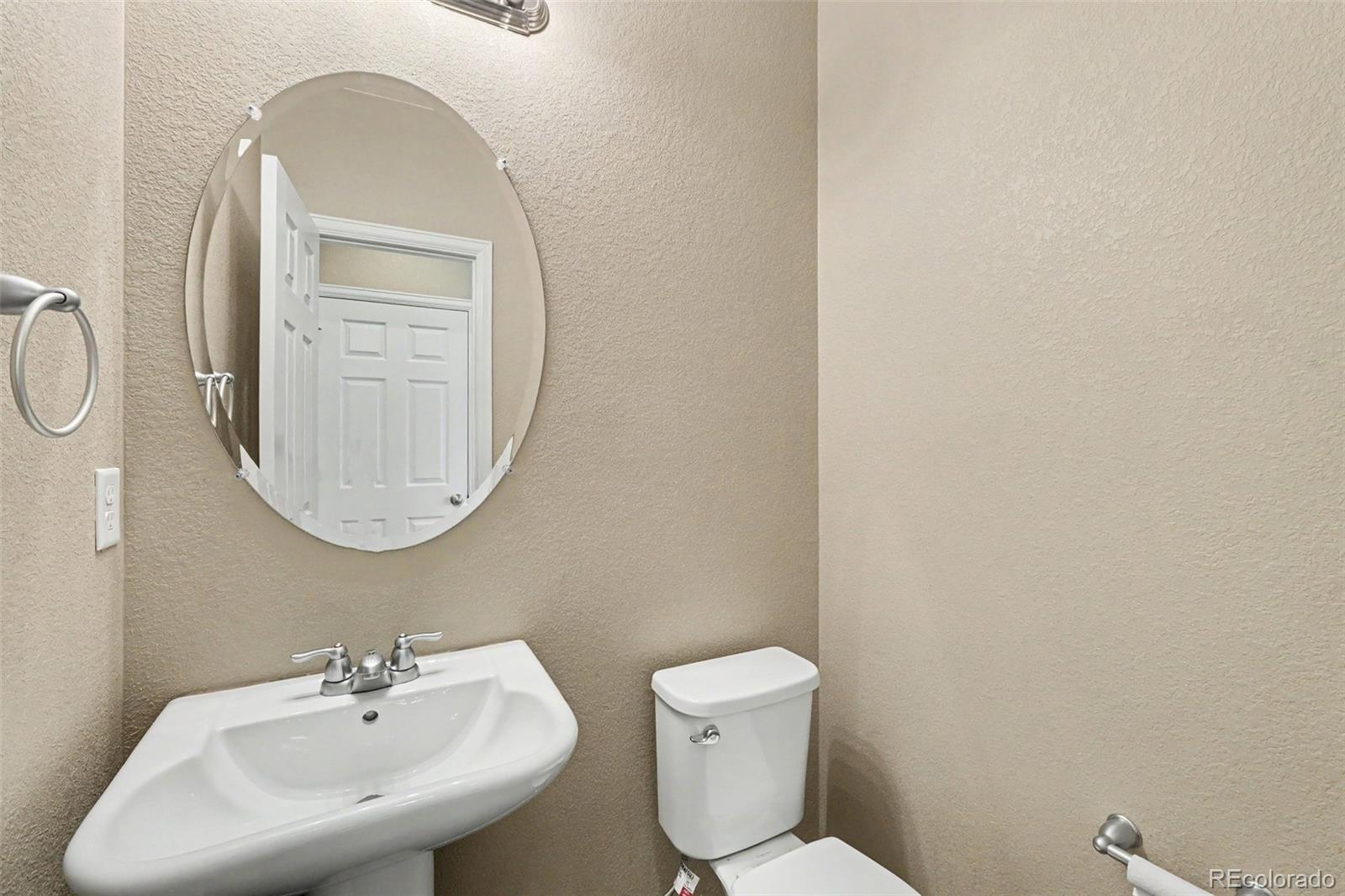 2304 Winding Drive Longmont CO 80504