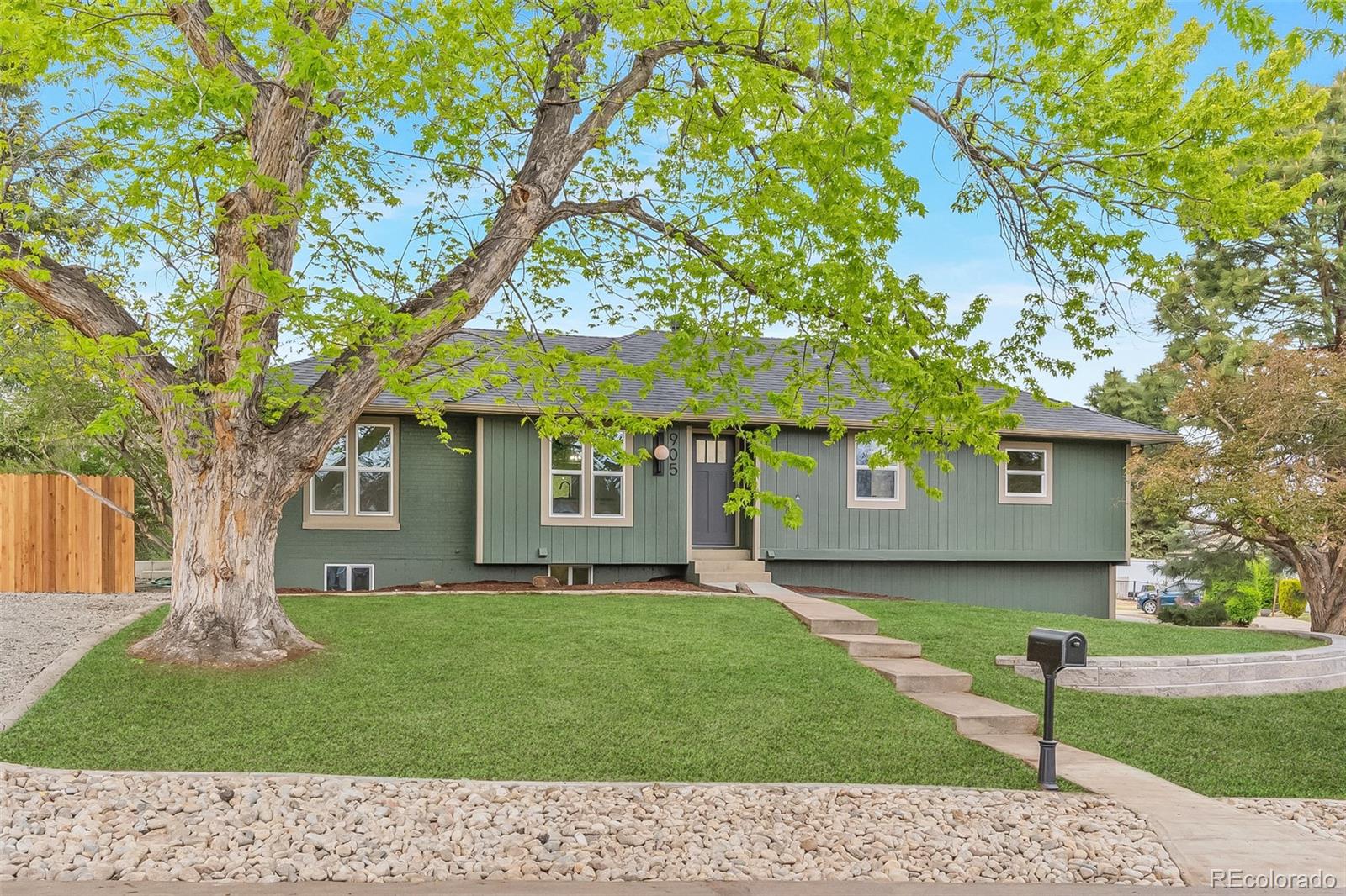 905 S Vance Street Lakewood CO 80226