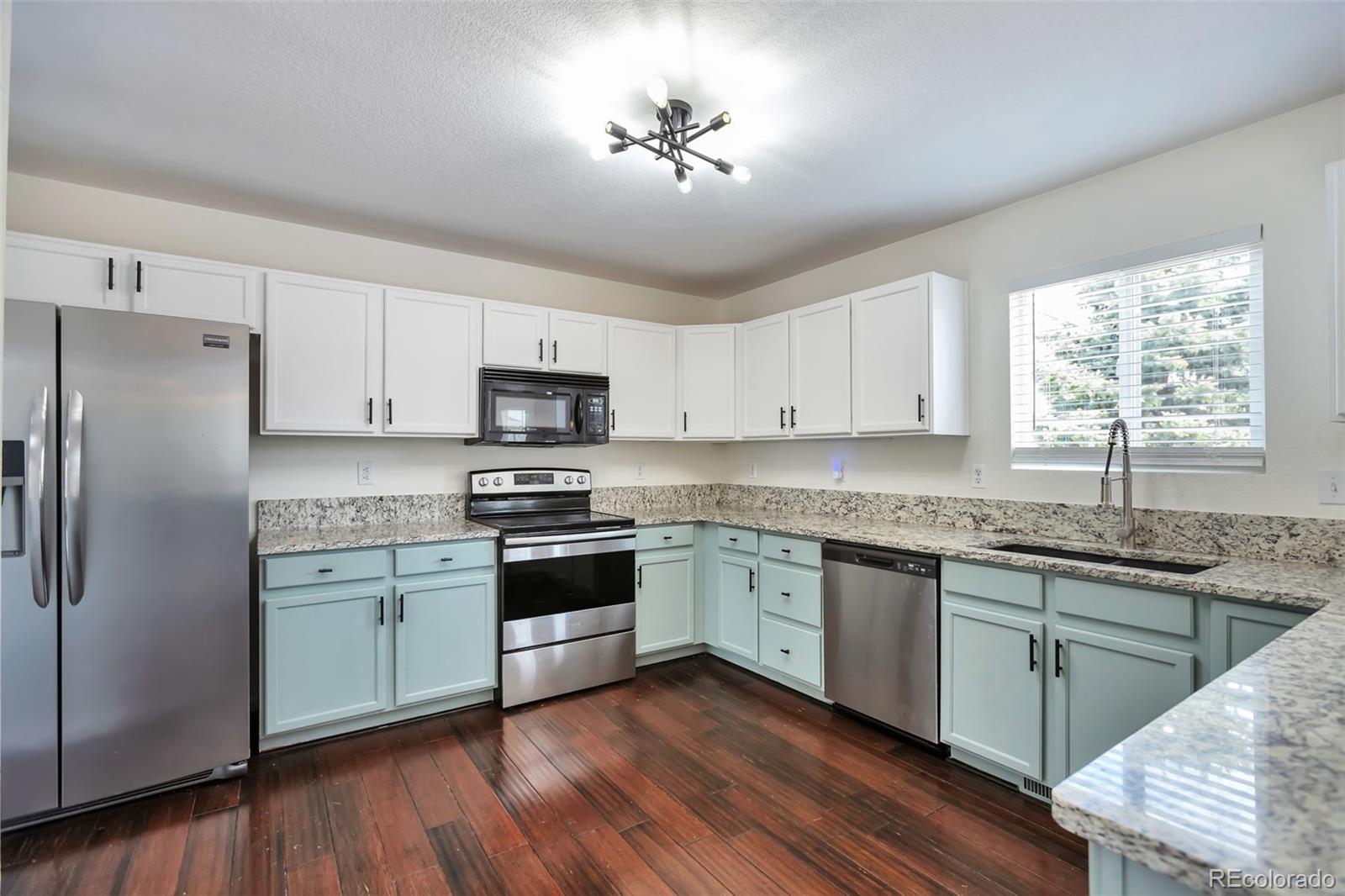 1248 Red Mountain Drive Longmont CO 80504