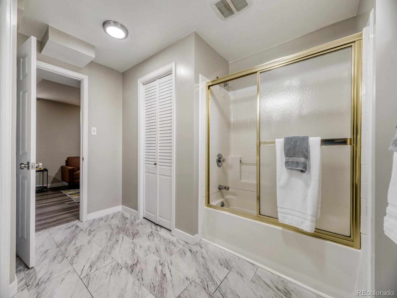 1015 W Longview Avenue Littleton CO 80120