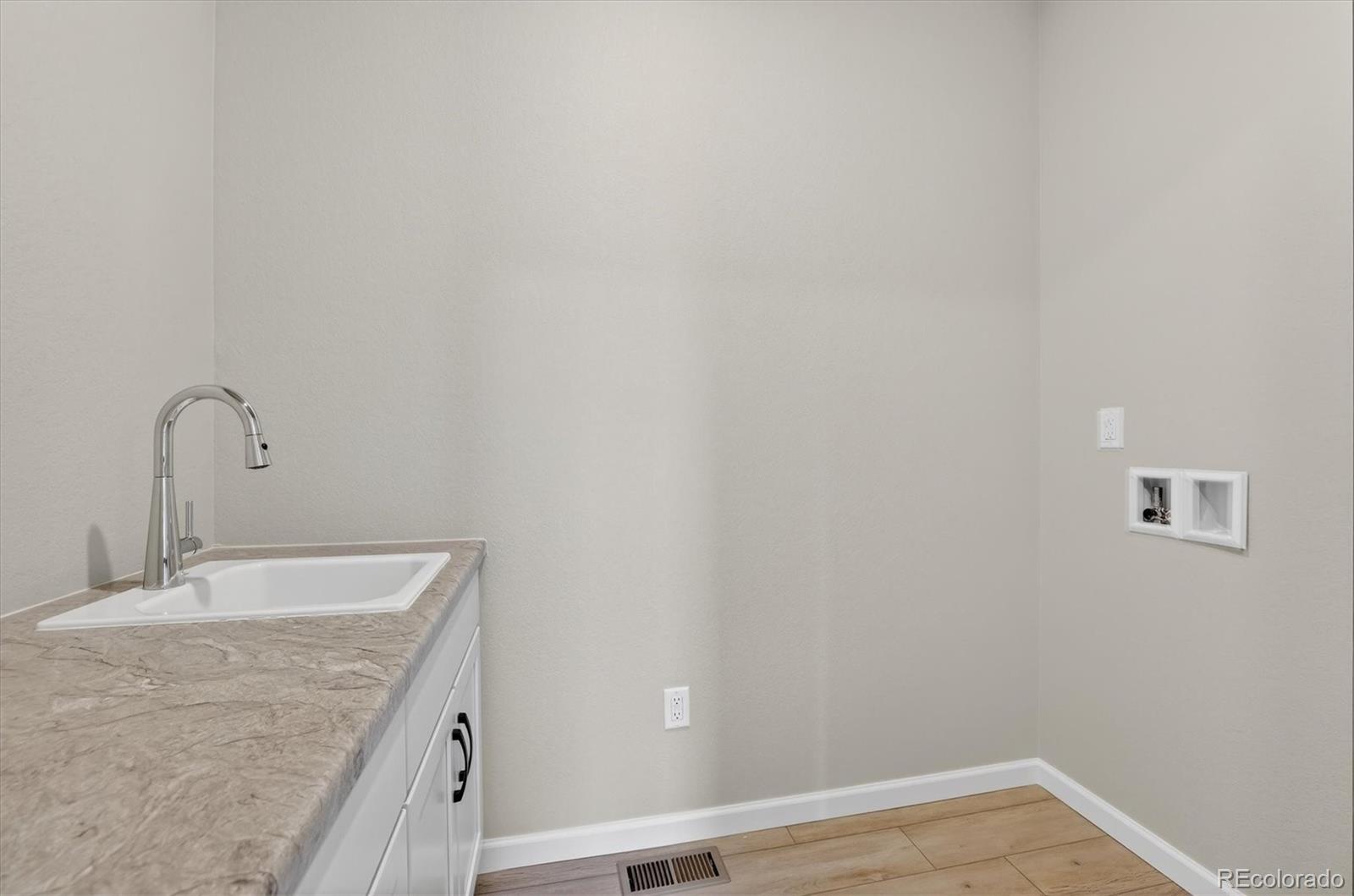 11851 Canyon Avenue Littleton CO 80127