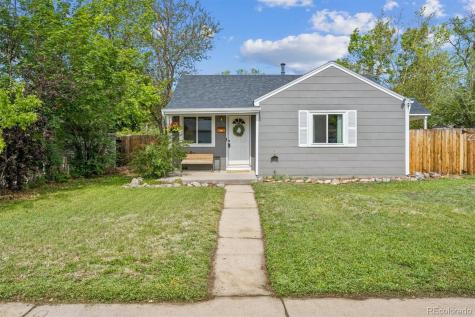 915 Newark Street Aurora CO 80010