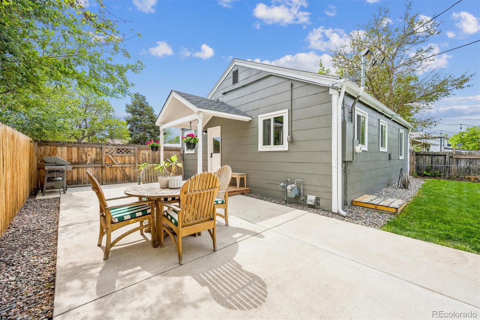 915 Newark Street Aurora CO 80010