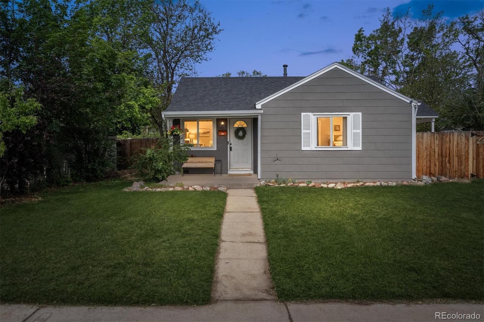 915 Newark Street Aurora CO 80010