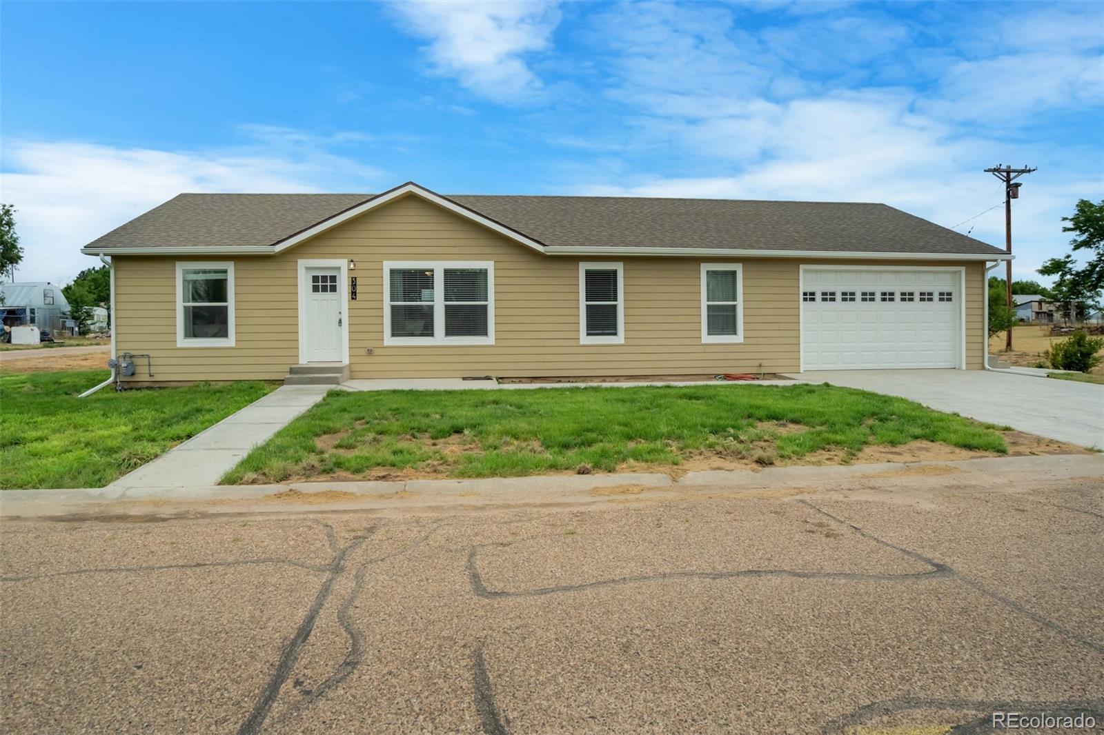 304 E 8th Street Flagler CO 80815