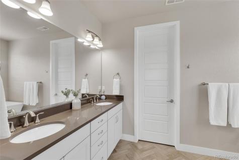10401 Maplebrook Way Highlands Ranch CO 80126