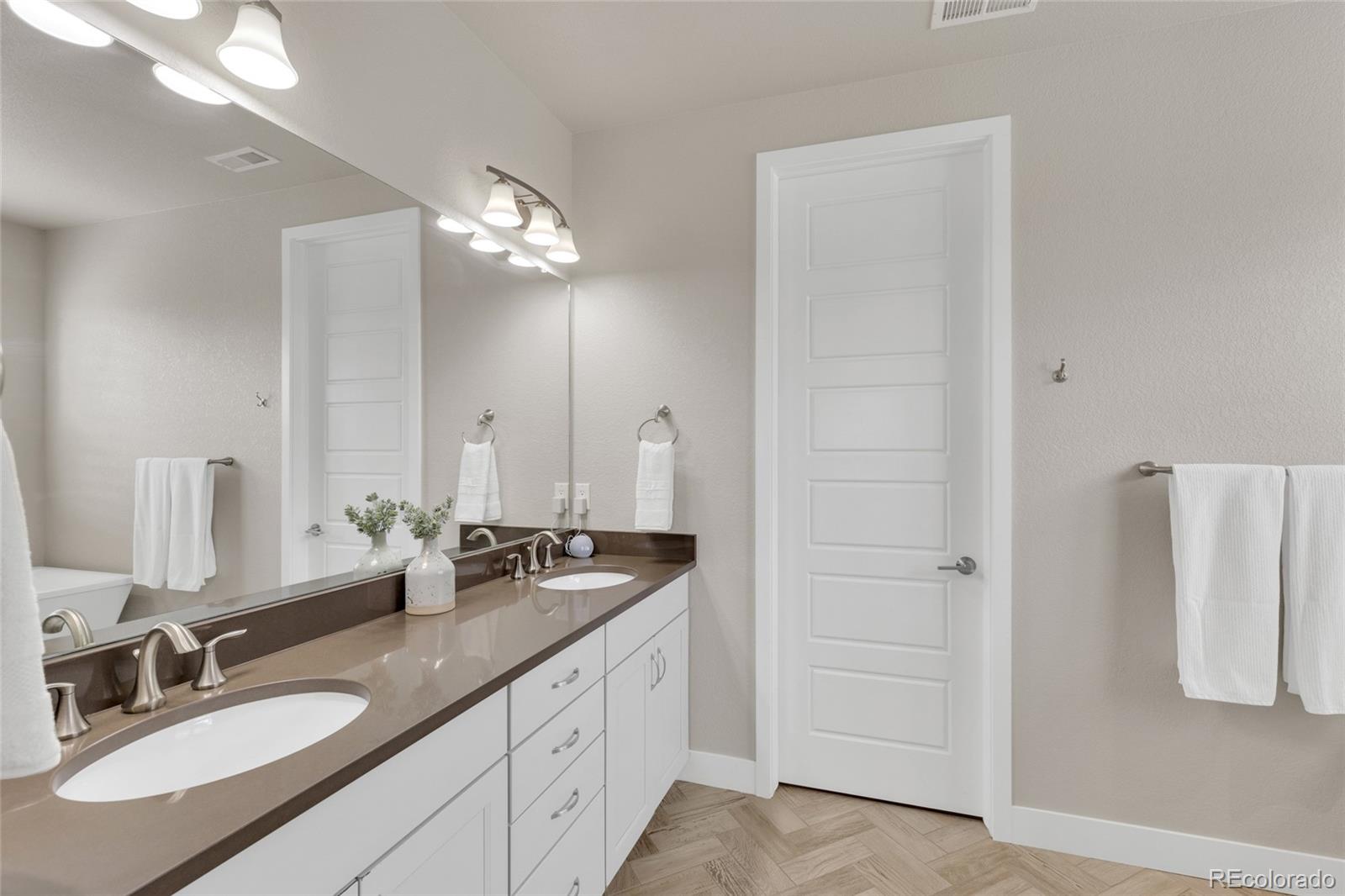 10401 Maplebrook Way Highlands Ranch CO 80126