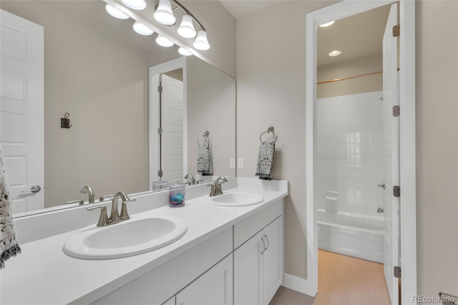 10401 Maplebrook Way Highlands Ranch CO 80126