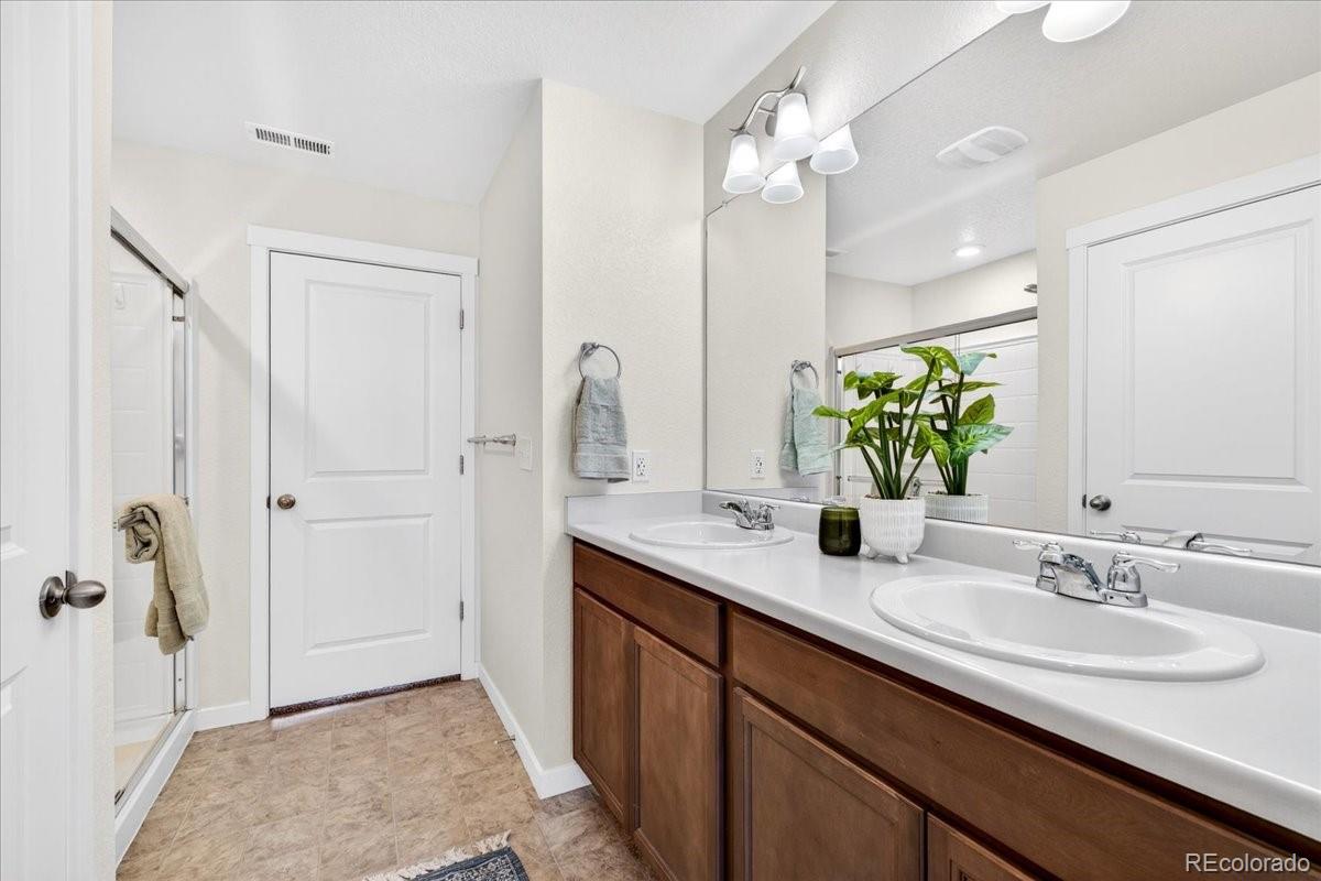 172 Fox Street Bennett CO 80102