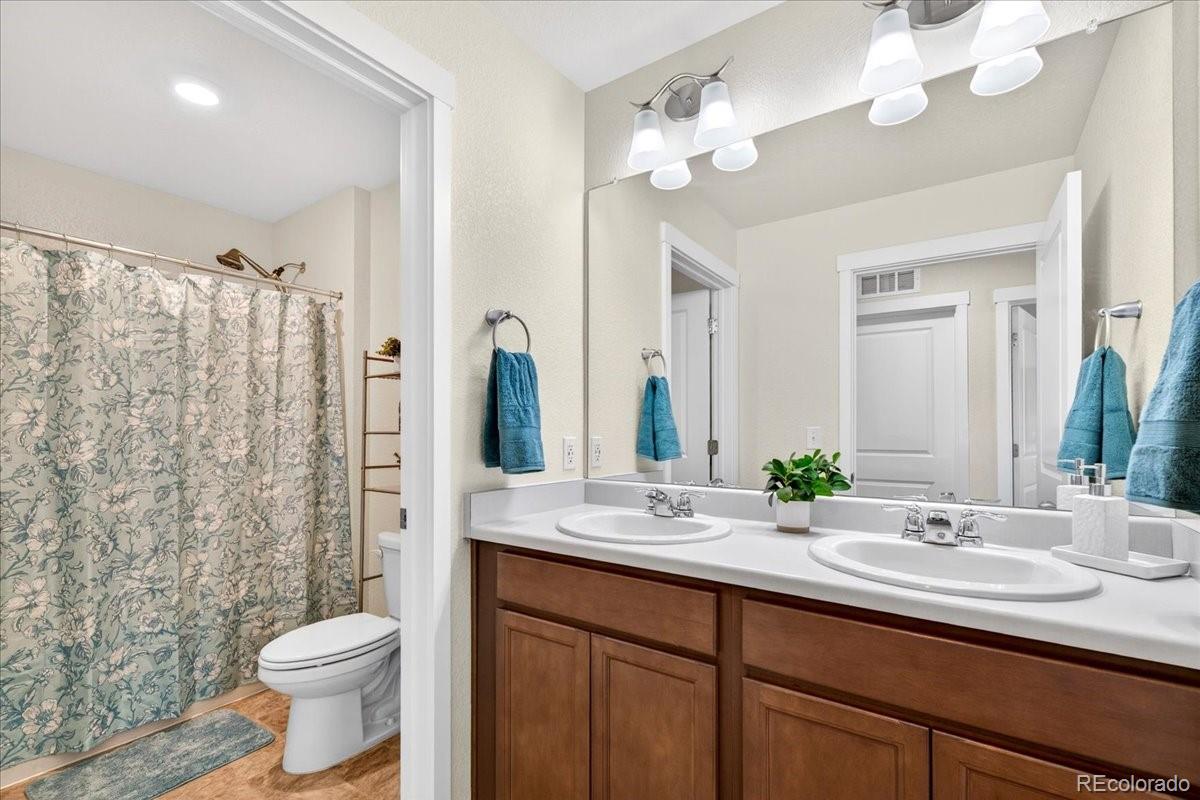 172 Fox Street Bennett CO 80102