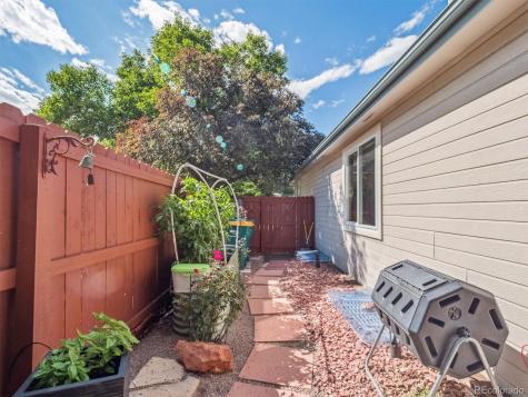 2242 S Moline Court Aurora CO 80014
