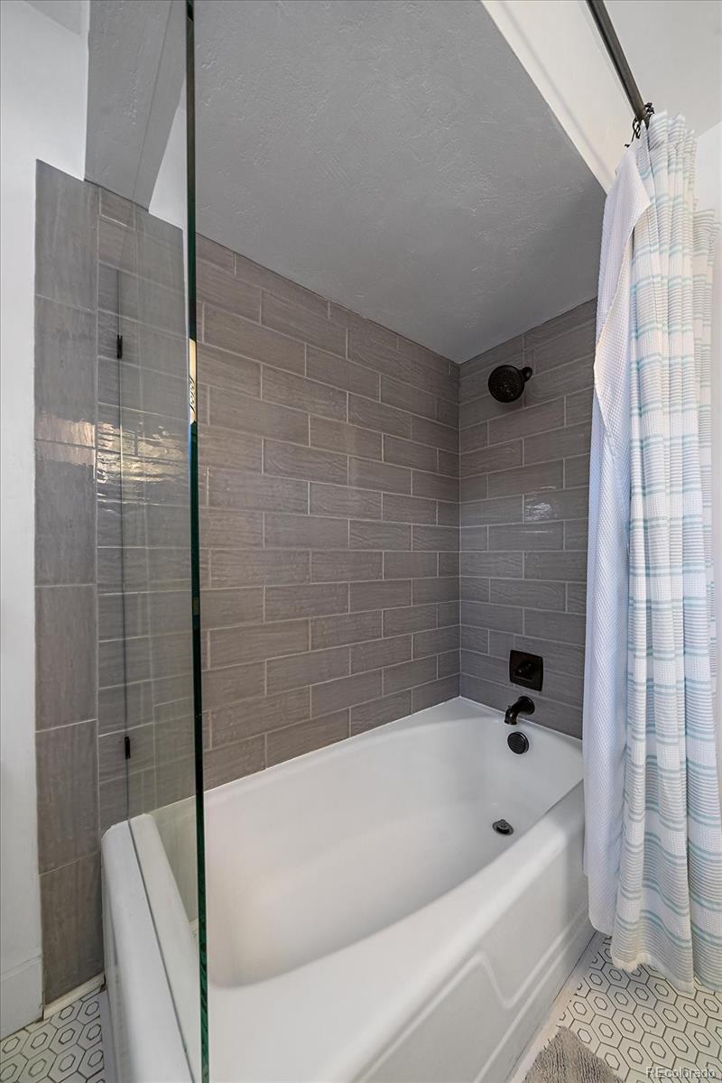2542 S Kearney Street Denver CO 80222