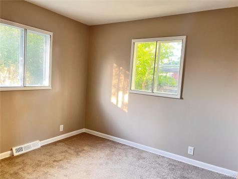 885 Ironton Street Aurora CO 80010