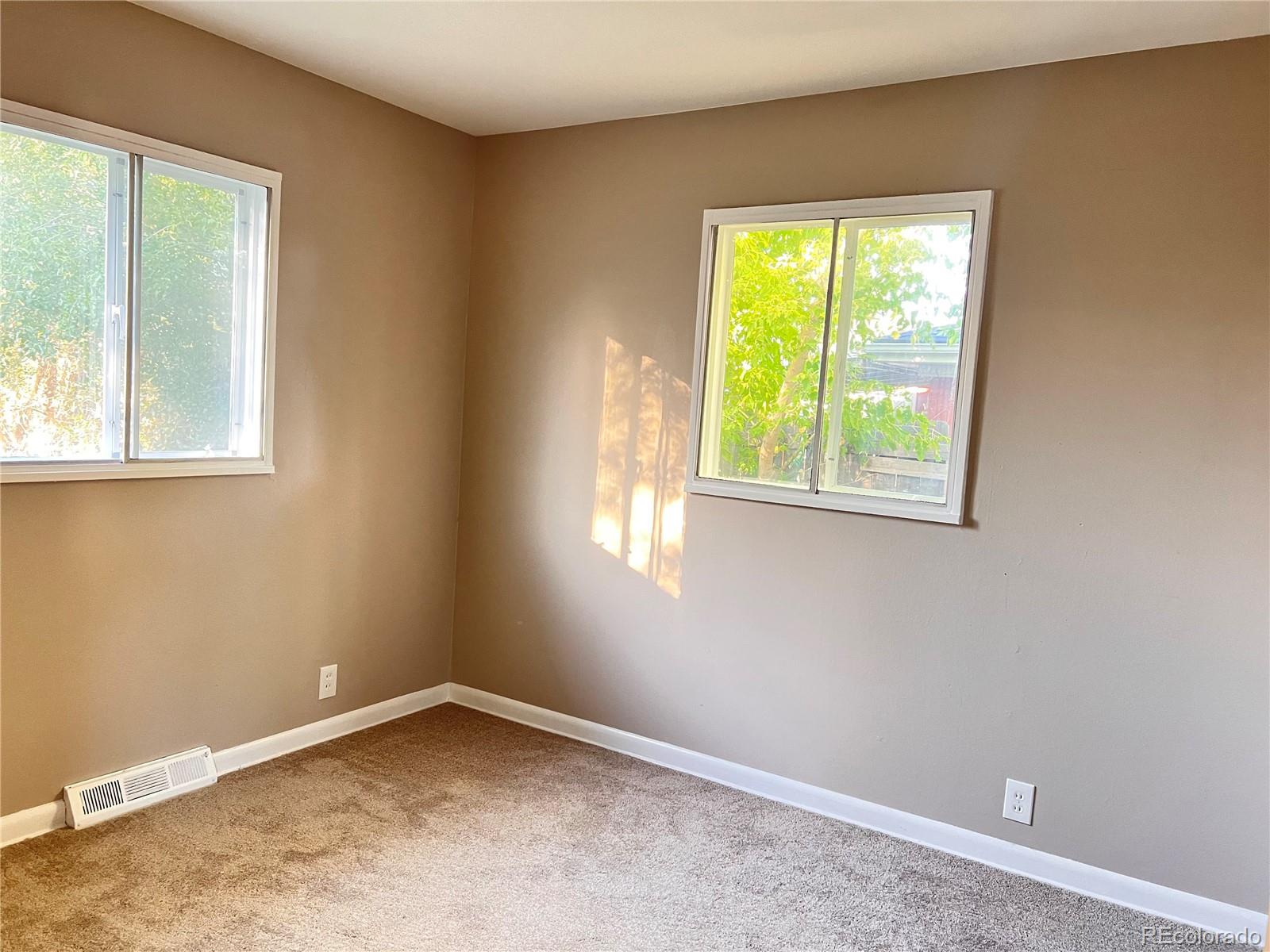 885 Ironton Street Aurora CO 80010