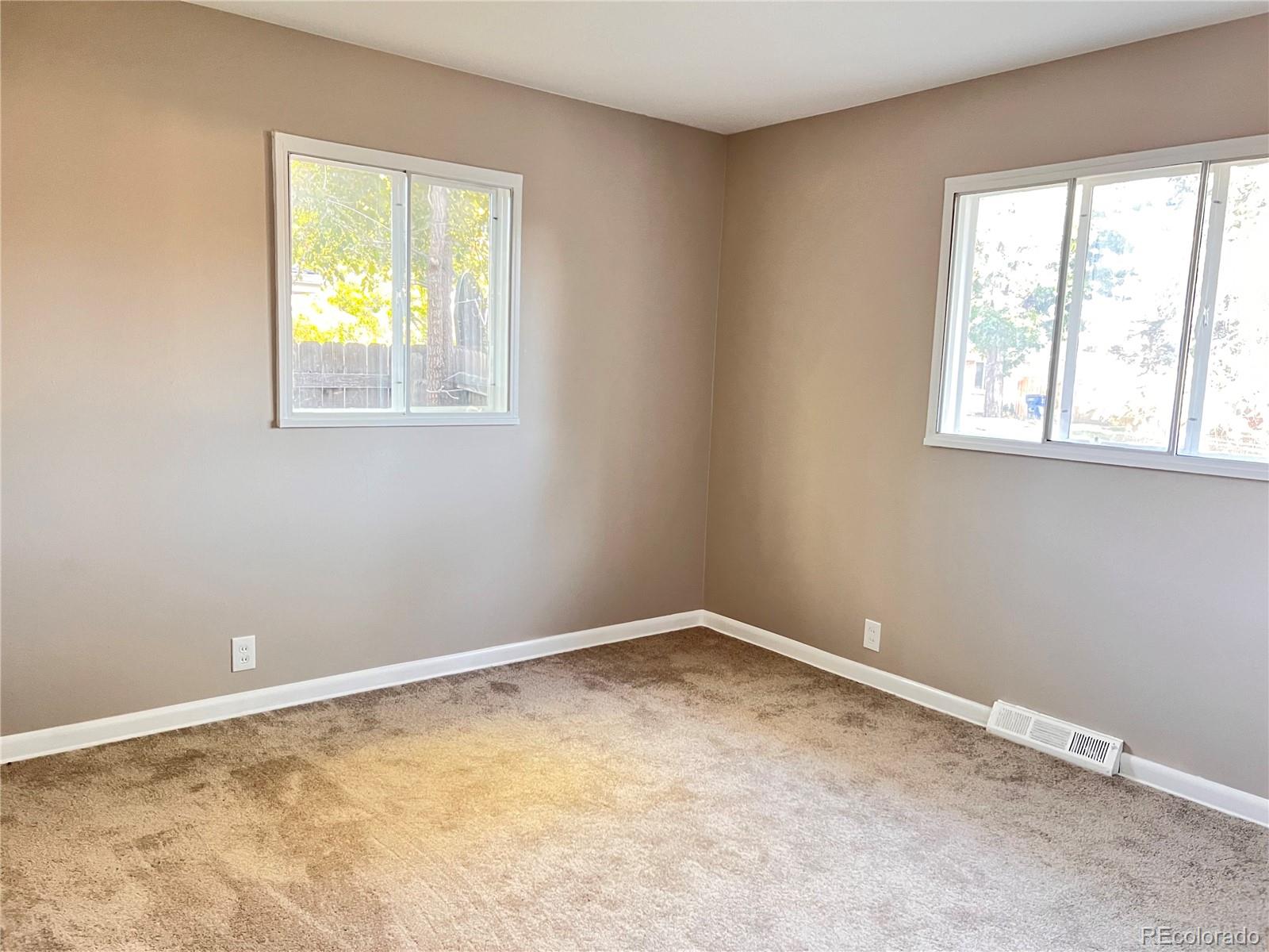 885 Ironton Street Aurora CO 80010
