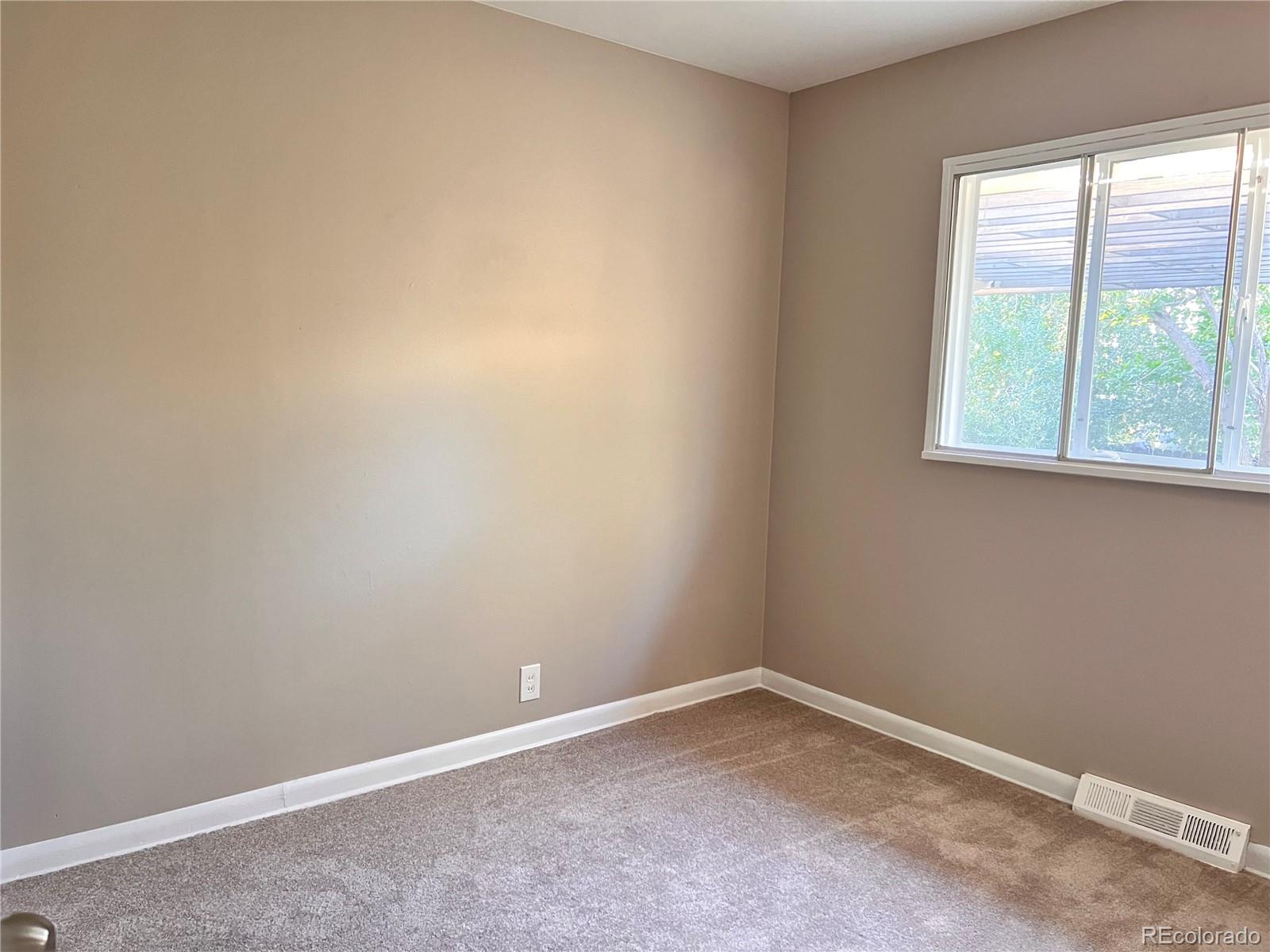 885 Ironton Street Aurora CO 80010
