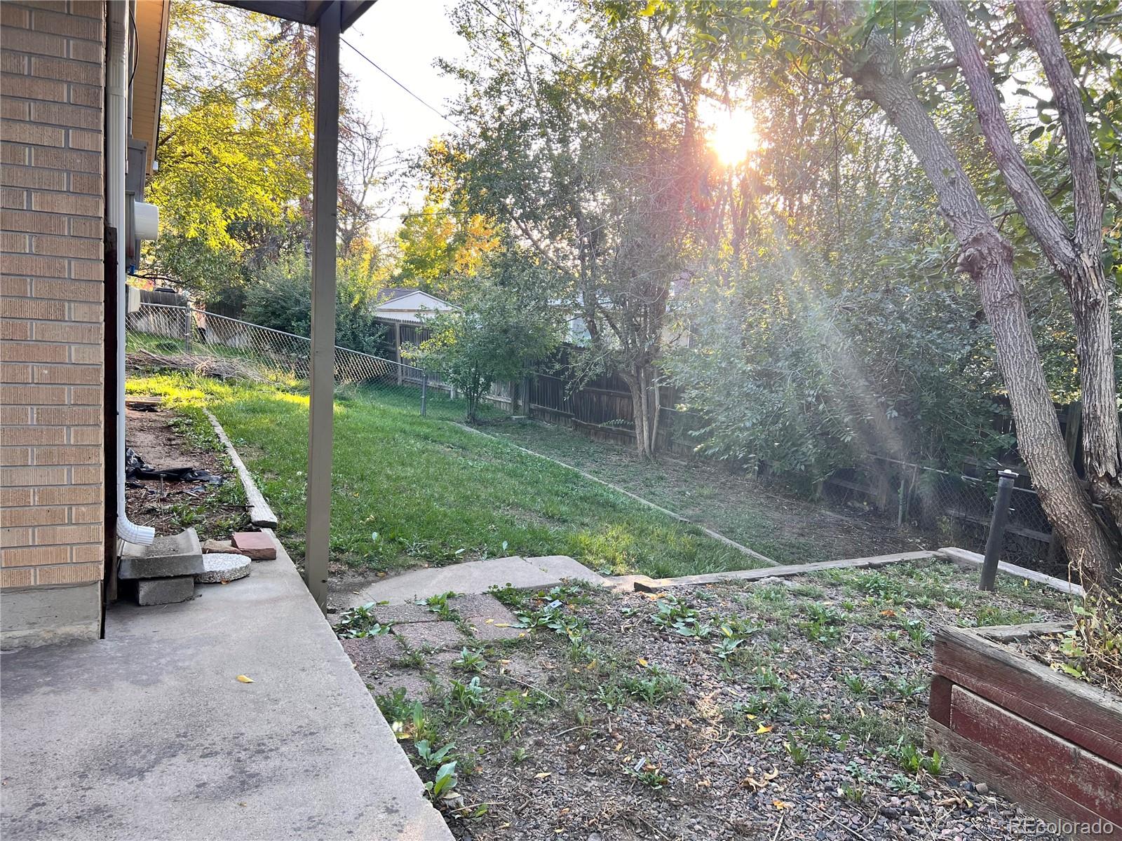 885 Ironton Street Aurora CO 80010
