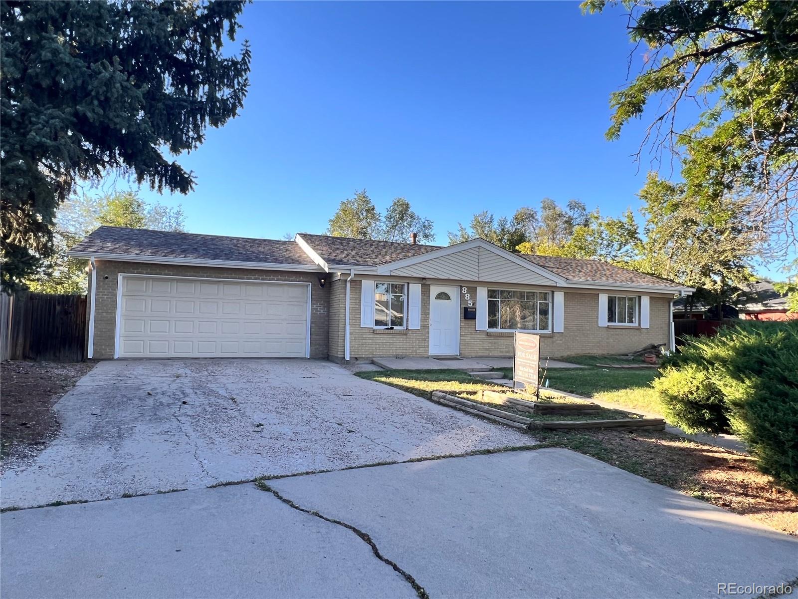 885 Ironton Street Aurora CO 80010
