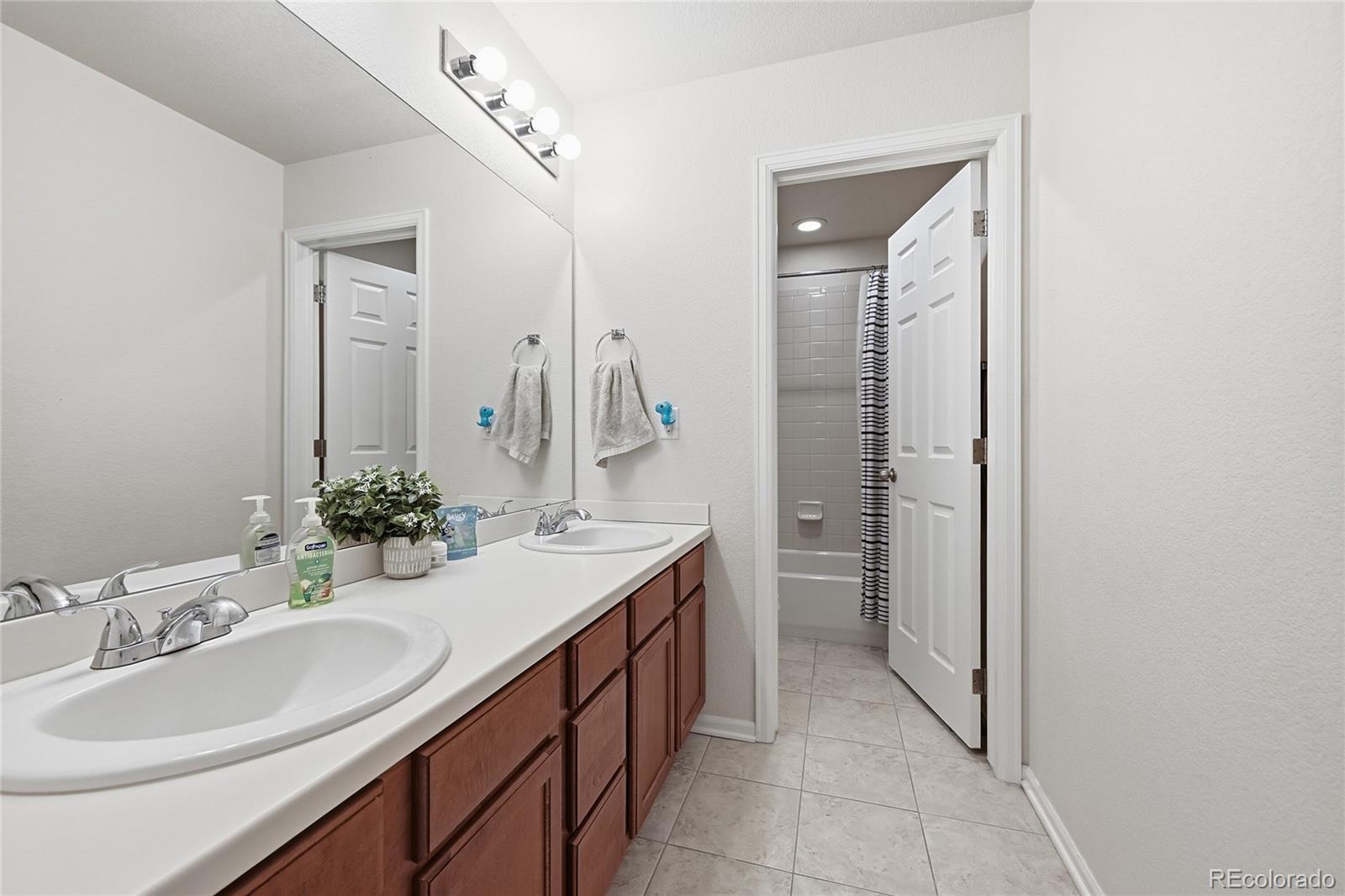 4860 S Picadilly Court Aurora CO 80015