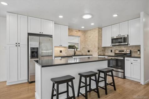 7937 W Chestnut Drive Littleton CO 80128