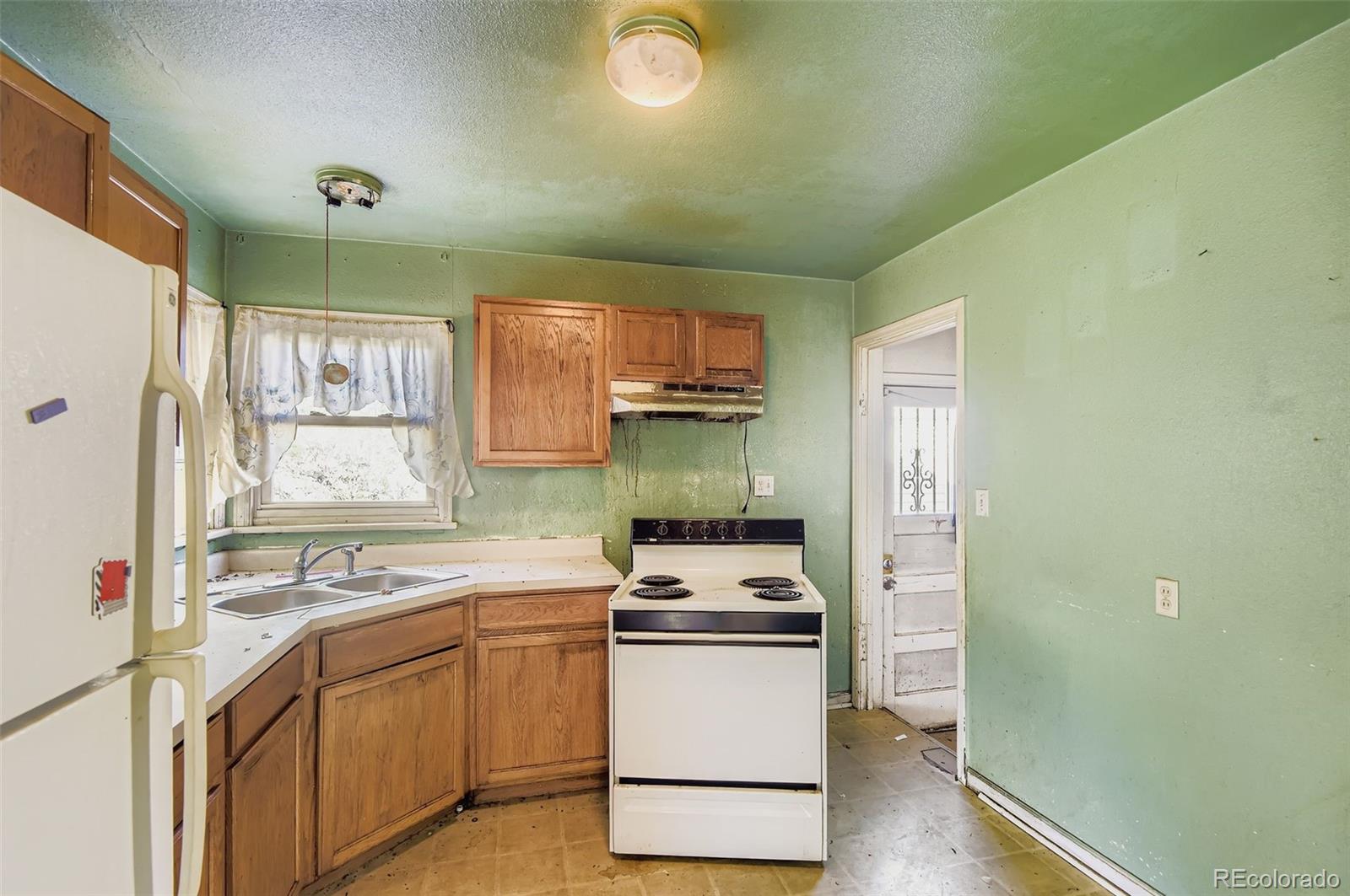 1967 Macon Street Aurora CO 80010