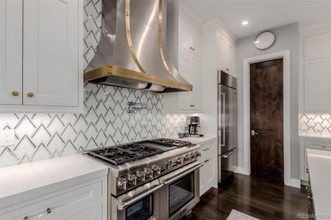 8017 S Valleyhead Way Aurora CO 80016