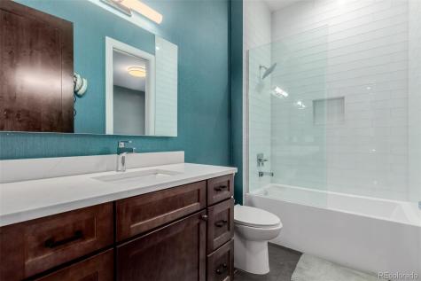 8017 S Valleyhead Way Aurora CO 80016