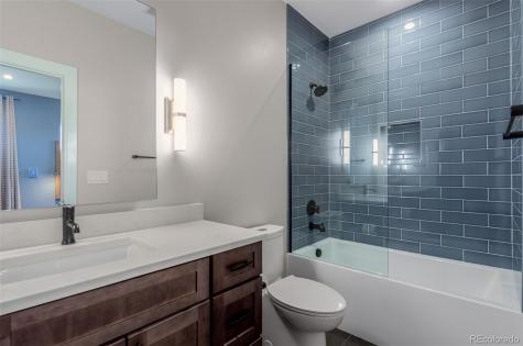 8017 S Valleyhead Way Aurora CO 80016